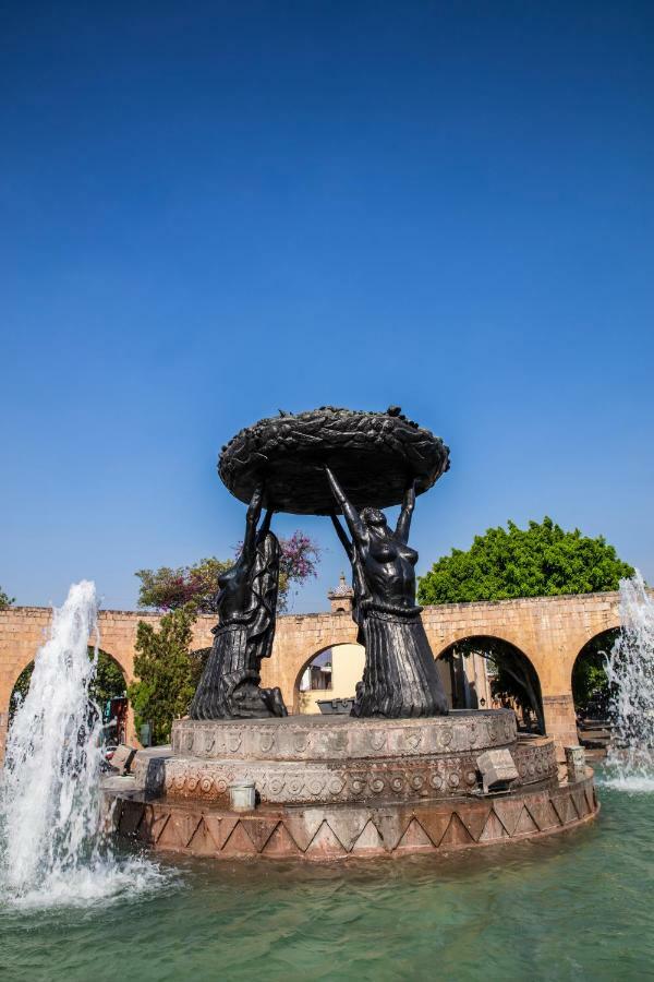 Fiesta Inn Morelia Altozano Exterior photo