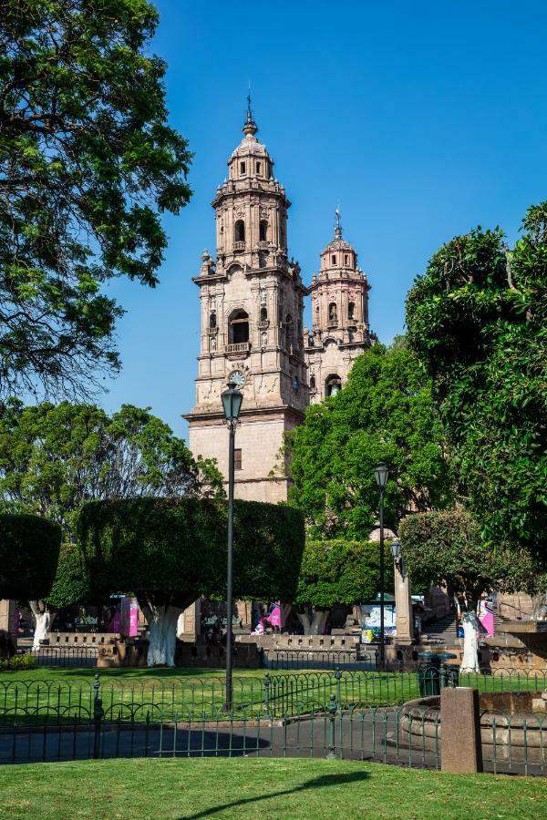 Fiesta Inn Morelia Altozano Exterior photo